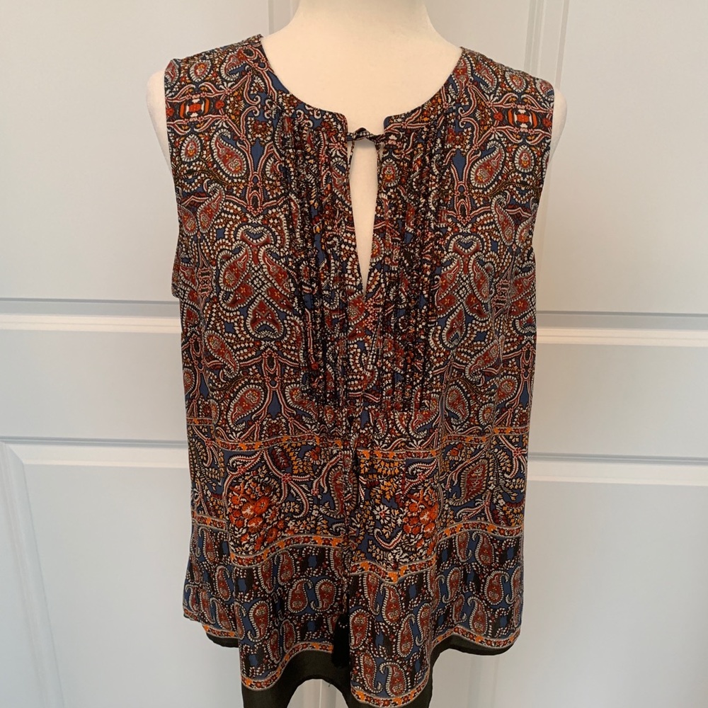 Sleeveless paisley print blouse